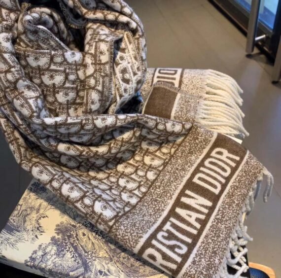 SCARF#256 - Image 1