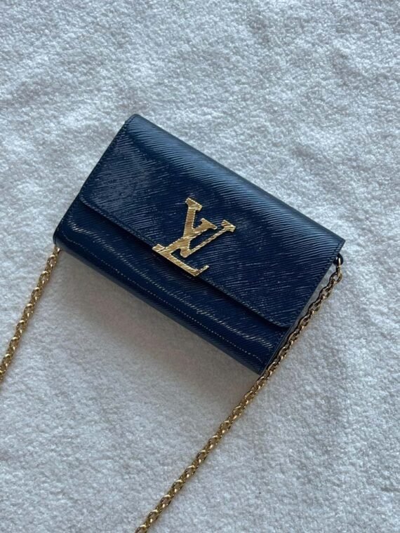 LV#700 - Image 1